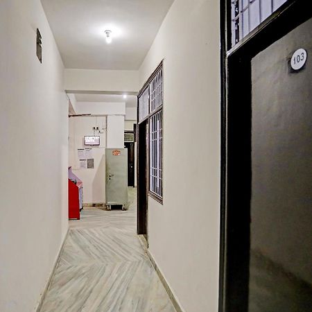 Spot On Raj Hotel Vip Near Worlds Of Wonder Kālkāji Devi Extérieur photo