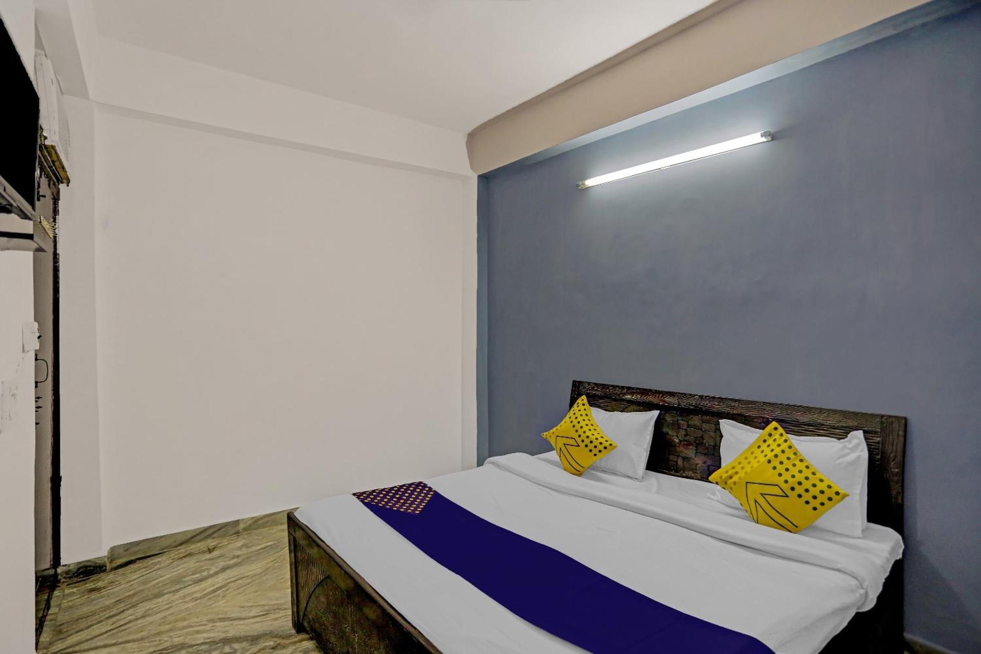 Spot On Raj Hotel Vip Near Worlds Of Wonder Kālkāji Devi Extérieur photo