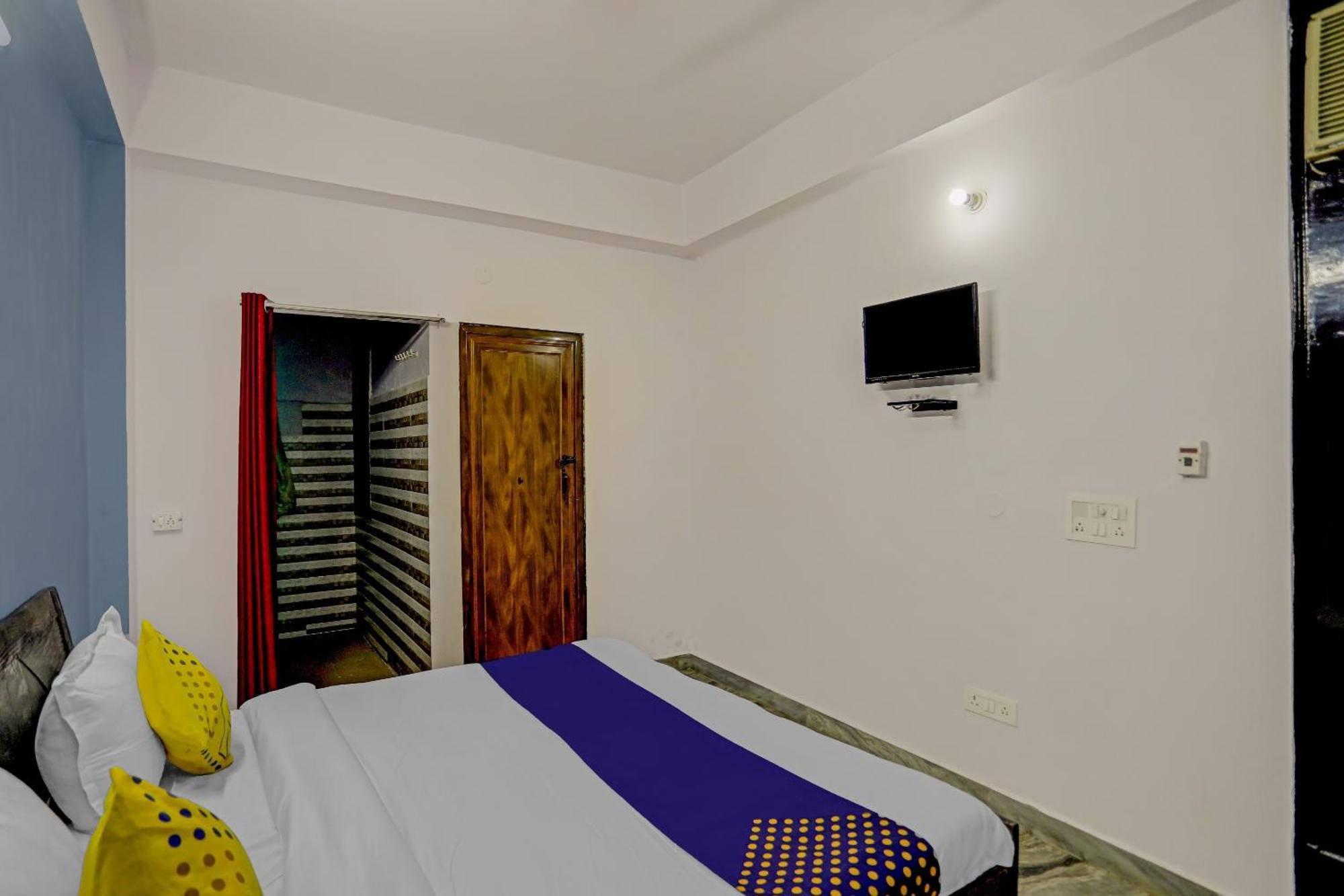 Spot On Raj Hotel Vip Near Worlds Of Wonder Kālkāji Devi Extérieur photo