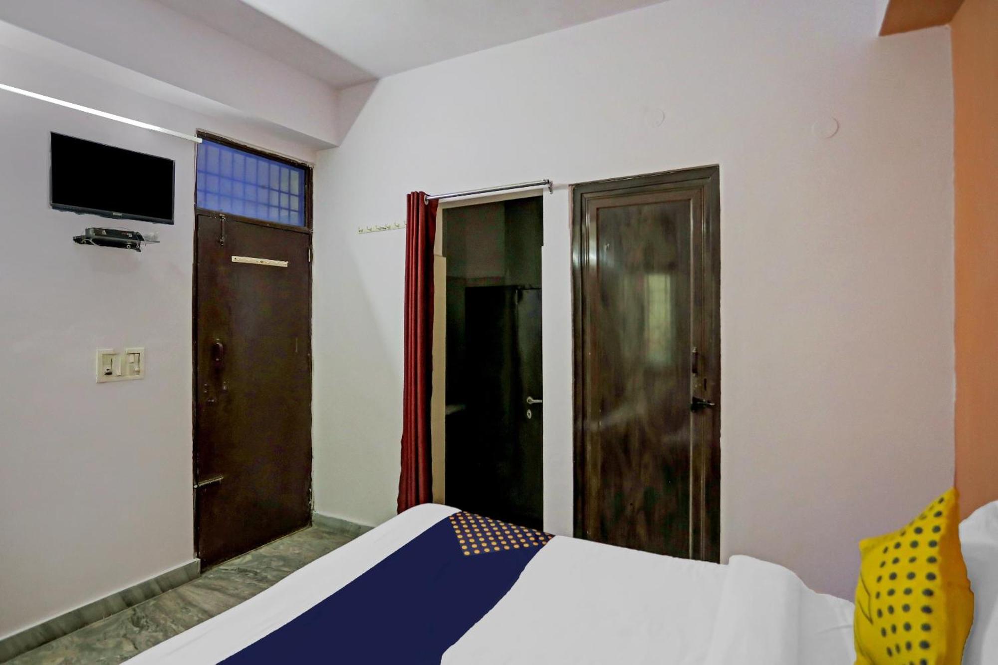 Spot On Raj Hotel Vip Near Worlds Of Wonder Kālkāji Devi Extérieur photo