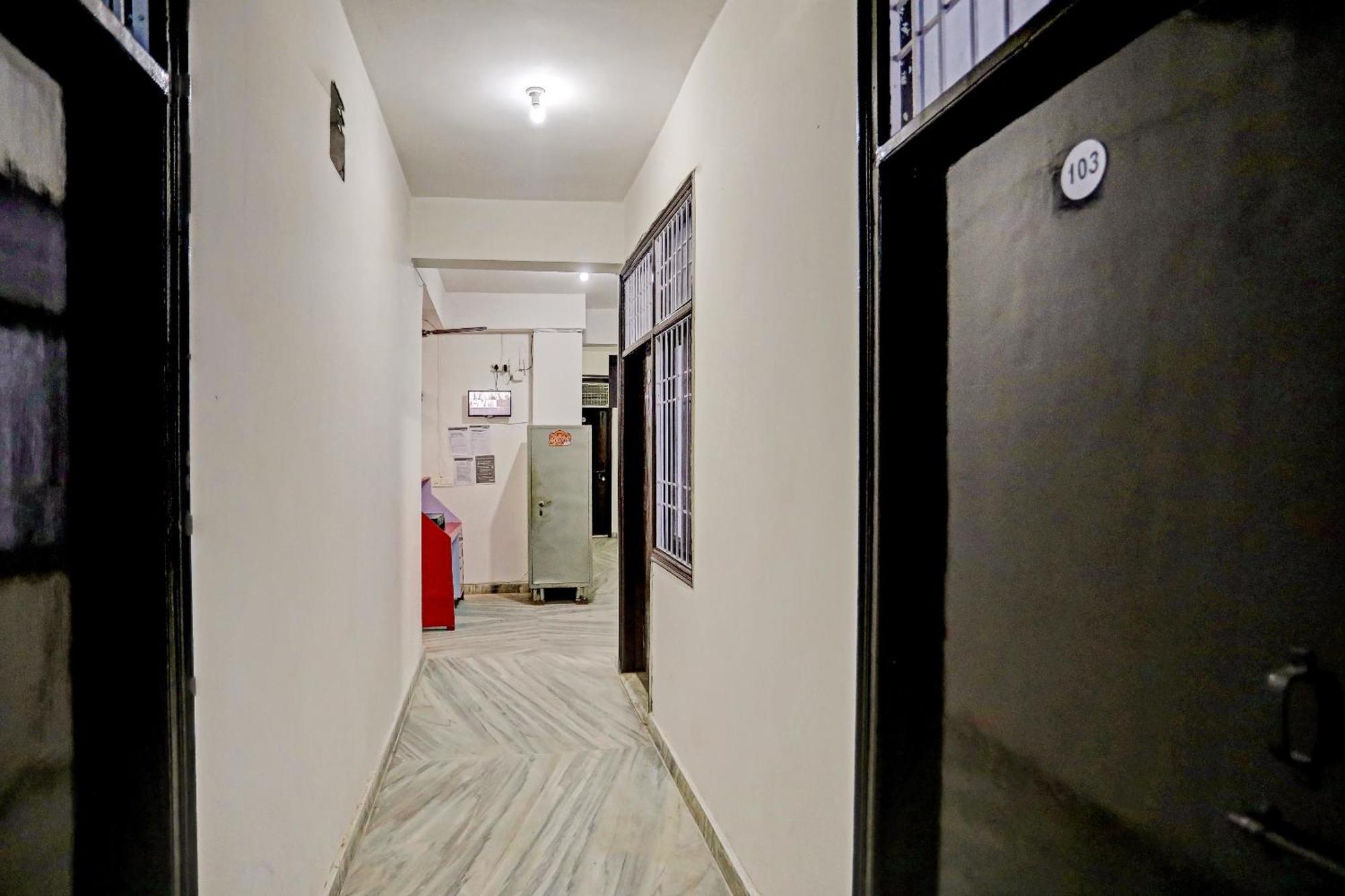 Spot On Raj Hotel Vip Near Worlds Of Wonder Kālkāji Devi Extérieur photo